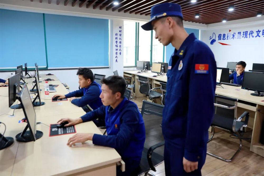 沙場秋點(diǎn)兵 比學(xué)趕超拼——義烏市舉辦全市多種形式消防隊(duì)伍業(yè)務(wù)技能競賽活動(dòng)